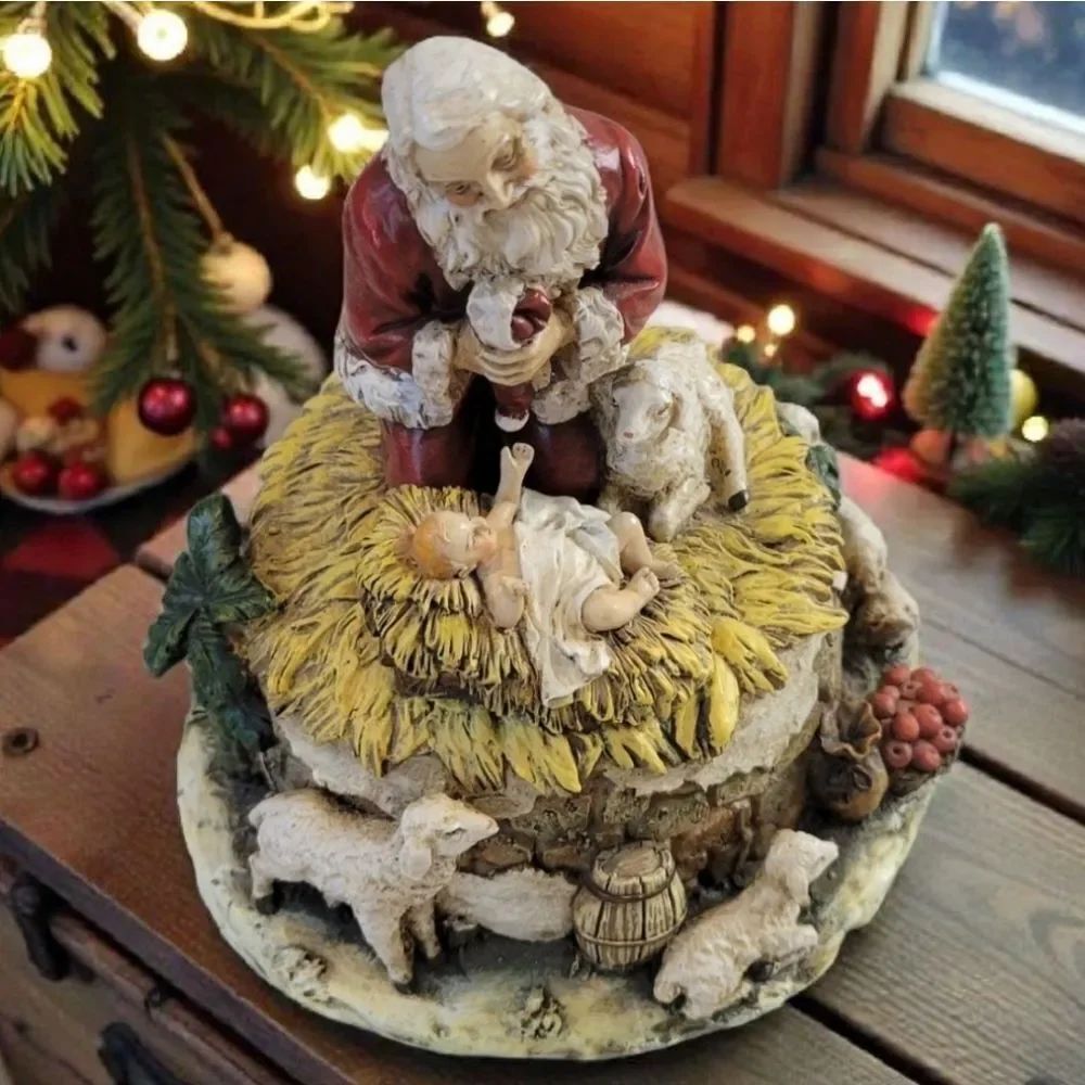 Joseph's Studio By Roman  Santa With Baby Jesus Plays "O' Come All Ye Faithful"